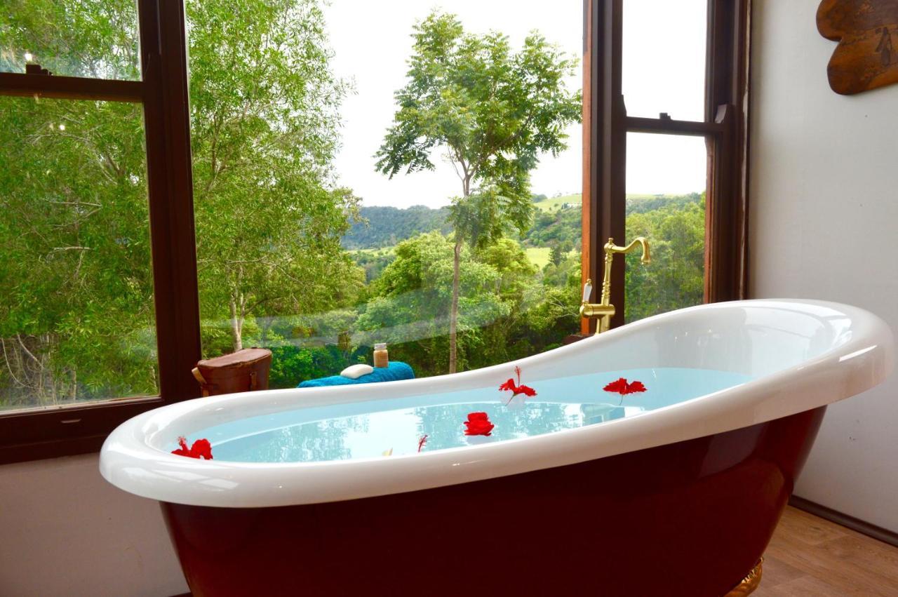 Clouds Serenity Hotel Beechmont Екстериор снимка